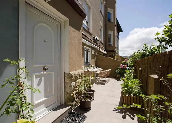 Large Terrace 3 Minutes From The Beach